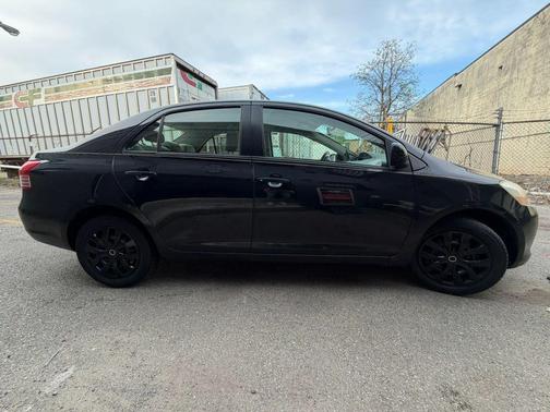 Black Sand Pearl 2010 Toyota Yaris Base