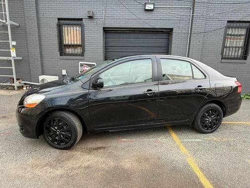 Black Sand Pearl 2010 Toyota Yaris Base