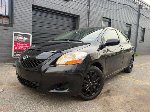 Black Sand Pearl 2010 Toyota Yaris Base