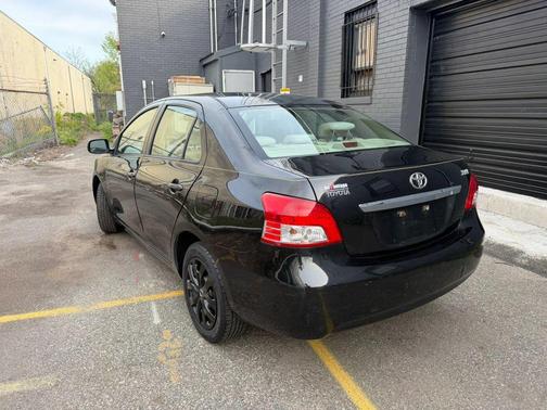 Black Sand Pearl 2010 Toyota Yaris Base