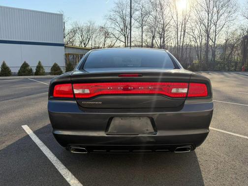 Granite Crystal Metallic Clearcoat 2014 Dodge Charger SE