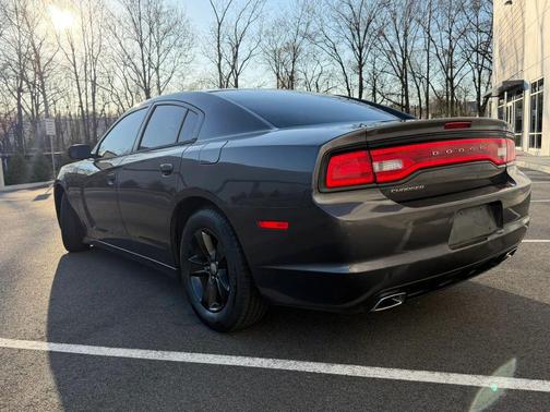 Granite Crystal Metallic Clearcoat 2014 Dodge Charger SE