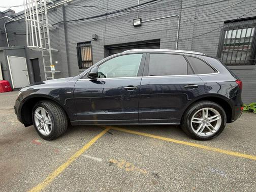 Blue 2016 Audi Q5 3.0T Premium Plus