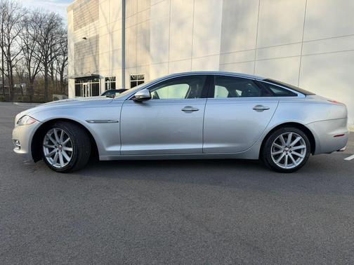 Rhodium Silver Metallic 2015 Jaguar XJ Base