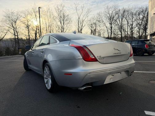 Rhodium Silver Metallic 2015 Jaguar XJ Base