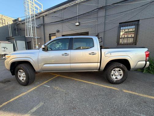 Silver Sky Metallic 2016 Toyota Tacoma SR