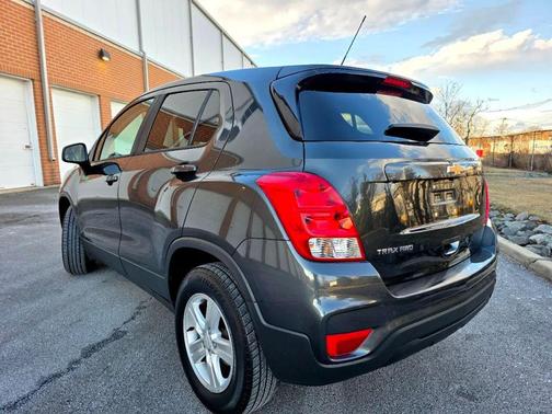 Nightfall Gray Metallic 2019 Chevrolet Trax LS