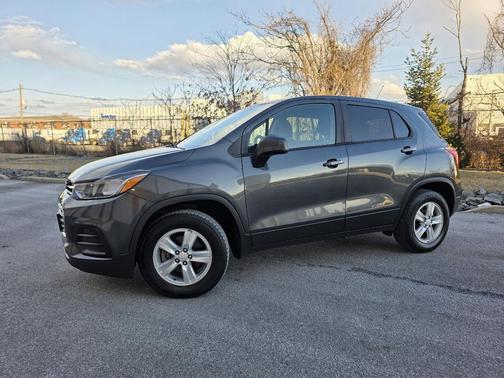 Nightfall Gray Metallic 2019 Chevrolet Trax LS