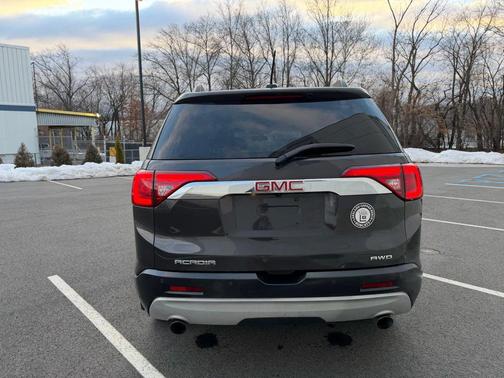 Iridium Metallic 2018 GMC Acadia SLE-2