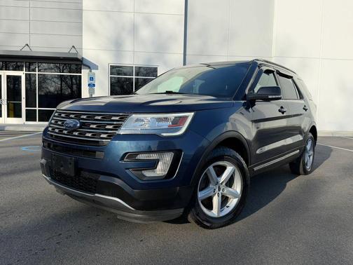 Blue Jeans Metallic 2017 Ford Explorer sport