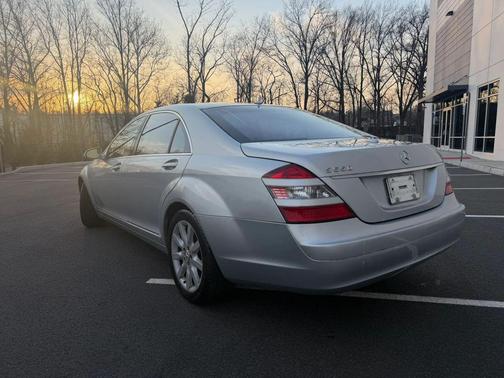 Silver 2007 Mercedes-Benz S-Class S 550 Sedan 4D