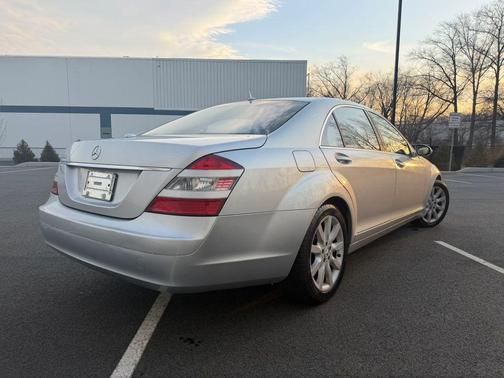 Silver 2007 Mercedes-Benz S-Class S 550 Sedan 4D
