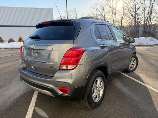 Satin Steel Metallic 2020 Chevrolet Trax LT