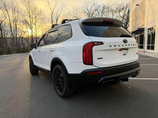 Glacial White Pearl 2021 Kia Telluride SX