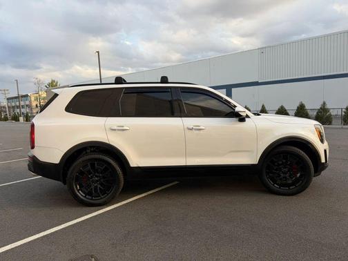 Glacial White Pearl 2021 Kia Telluride SX