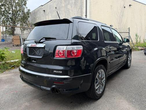 2011 GMC Acadia Denali