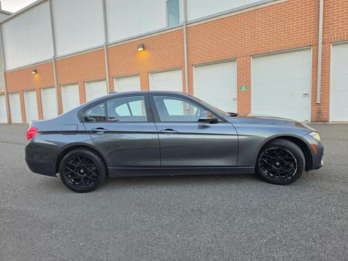 Mineral Gray Metallic 2018 BMW 320 i