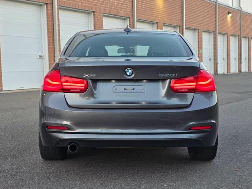 Mineral Gray Metallic 2018 BMW 320 i