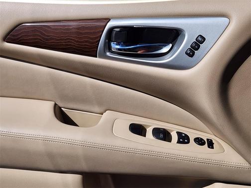 2017 Nissan Pathfinder Platinum