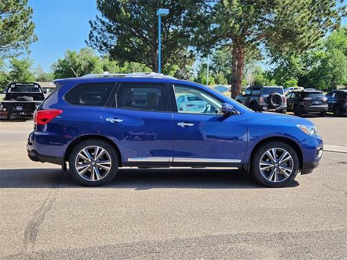 2017 Nissan Pathfinder Platinum