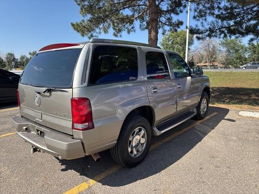 2003 Cadillac Escalade Base