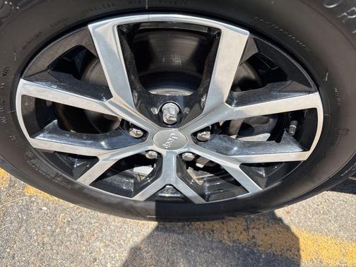 Metallic 2024 Jeep Grand Cherokee L Limited