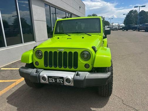 Gecko Pearlcoat 2013 Jeep Wrangler Sahara