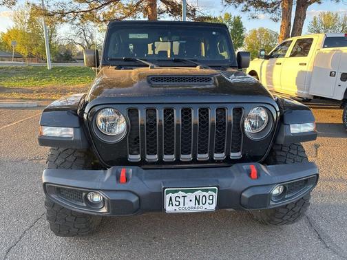 Black Clearcoat 2022 Jeep Gladiator Mojave