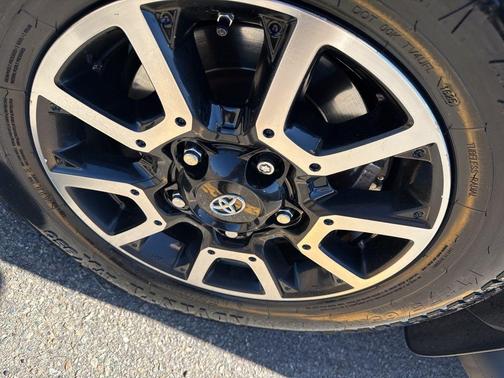 2014 Toyota Tundra SR5