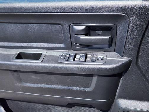 Delmonico Red Pearlcoat 2022 RAM 2500 Tradesman