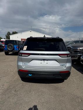Silver Zynith 2023 Jeep Grand Cherokee 4xe Trailhawk