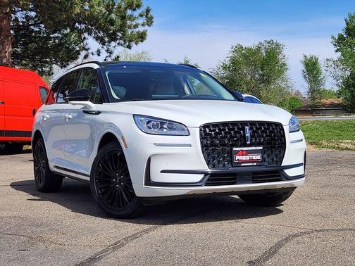 White Metallic 2023 Lincoln Corsair Reserve
