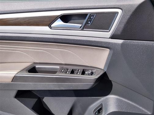 2022 Volkswagen Atlas 3.6L SE w/Technology