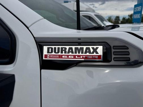 Summit White 2024 GMC Sierra 3500 AT4