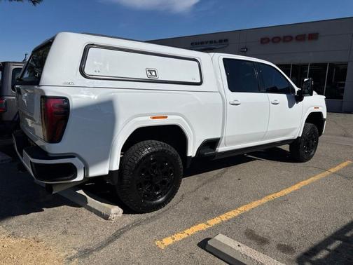 Summit White 2024 GMC Sierra 3500 AT4