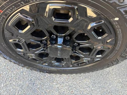 Summit White 2024 GMC Sierra 3500 AT4