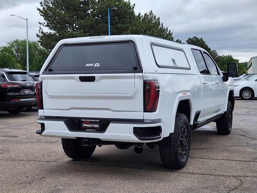 Summit White 2024 GMC Sierra 3500 AT4