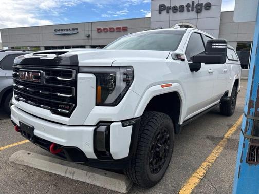 Summit White 2024 GMC Sierra 3500 AT4