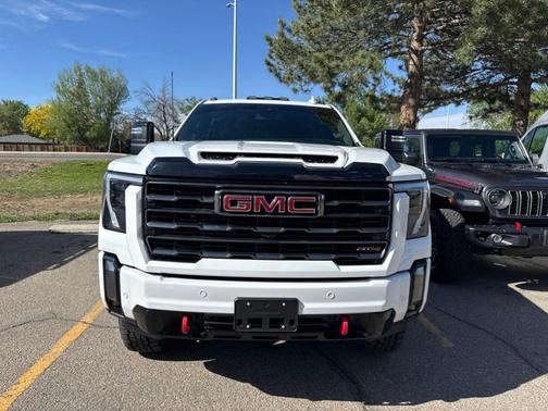 Summit White 2024 GMC Sierra 3500 AT4