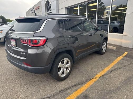 Granite Crystal Clearcoat Metallic 2018 Jeep Compass Latitude