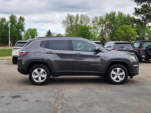 Granite Crystal Clearcoat Metallic 2018 Jeep Compass Latitude