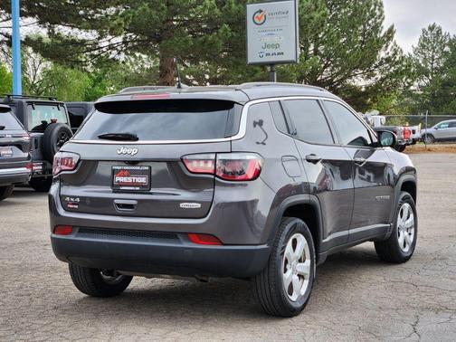 Granite Crystal Clearcoat Metallic 2018 Jeep Compass Latitude