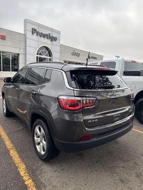 Granite Crystal Clearcoat Metallic 2018 Jeep Compass Latitude