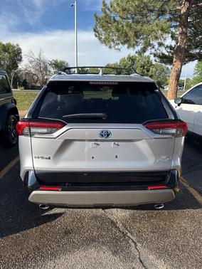 2022 Toyota RAV4 Hybrid SE