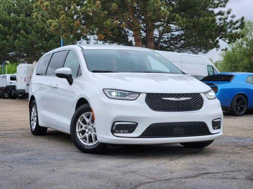 Bright White Clearcoat 2023 Chrysler Pacifica Touring-L