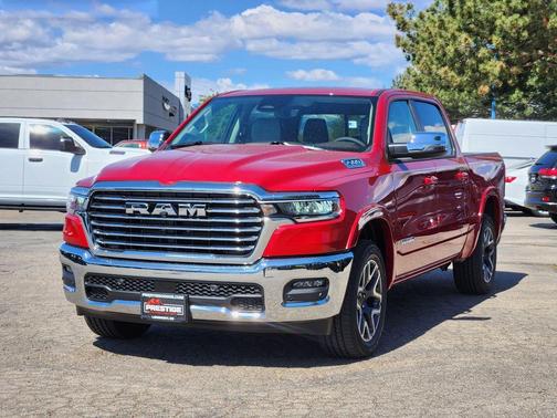 Molten Red Pearlcoat 2026 RAM 1500 Laramie