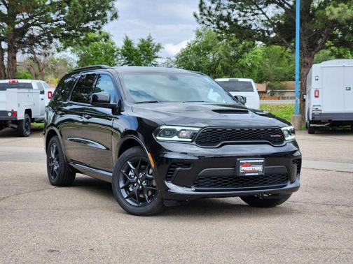 DB Black Crystal Clearcoat 2026 Dodge Durango GT HEMI V8