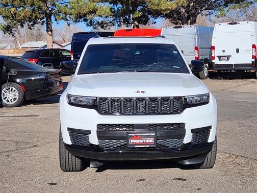 2022 Jeep Grand Cherokee L Laredo