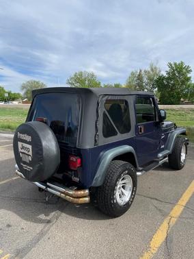 Photo 4 of 8 of 2000 Jeep Wrangler Sport