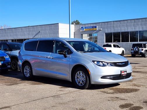 2026 Chrysler Voyager LX